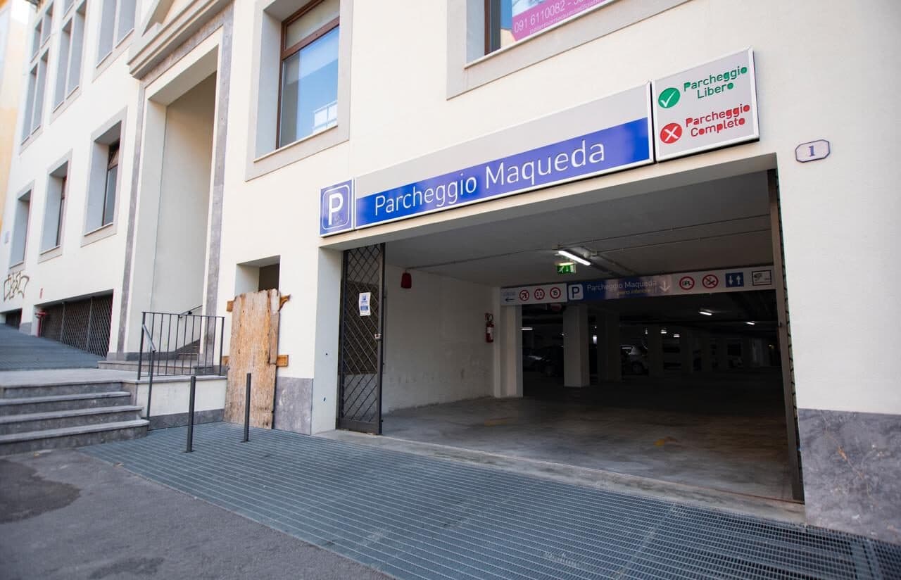 Ingresso del Parcheggio Maqueda, parcheggio privato convenzionato con il B&B Gallery Luxury a Palermo